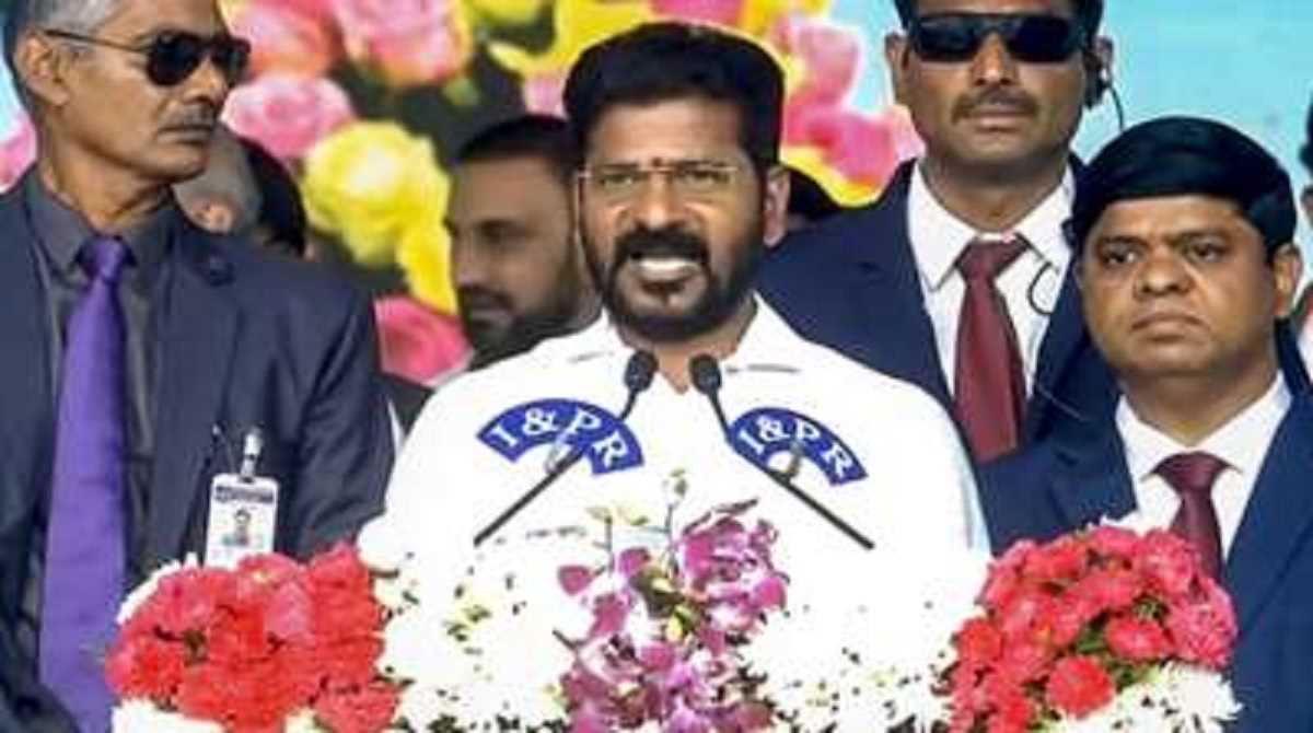 रेवंत रेड्डी टीपीसीसी के नए अध्यक्ष के नाम को अंतिम रूप देने के लिए दिल्ली दौरे पर